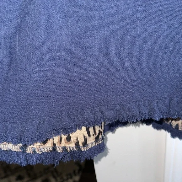 Umgee Navy Top with Leopard Print Detail - Picture 4 of 6